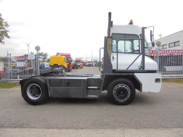 Kalmar TT616I TT616IC-9-L1A8 - Terminálový traktor: obrázek 4 Kalmar TT616I TT616IC-9-L1A8 - Terminálový traktor: obrázek 4