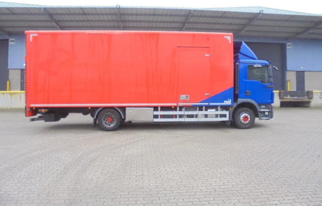 MAN TGM 12.250 NL TRUCK - Skříňový nákladní auto: obrázek 4 MAN TGM 12.250 NL TRUCK - Skříňový nákladní auto: obrázek 4
