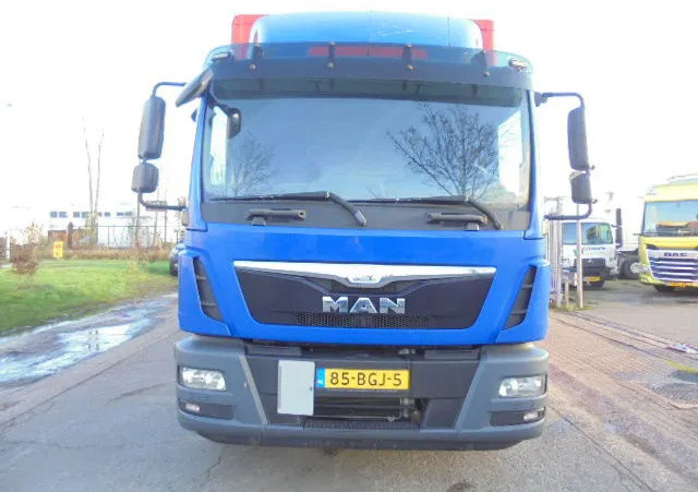 MAN TGM 12-250 NL TRUCK - Skříňový nákladní auto: obrázek 2 MAN TGM 12-250 NL TRUCK - Skříňový nákladní auto: obrázek 2