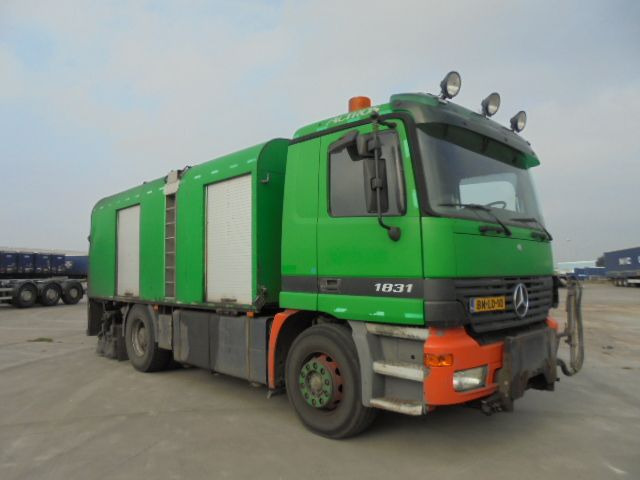 Mercedes-Benz 1831 Bitumensprayer - Rozstřikovač živic: obrázek 3 Mercedes-Benz 1831 Bitumensprayer - Rozstřikovač živic: obrázek 3