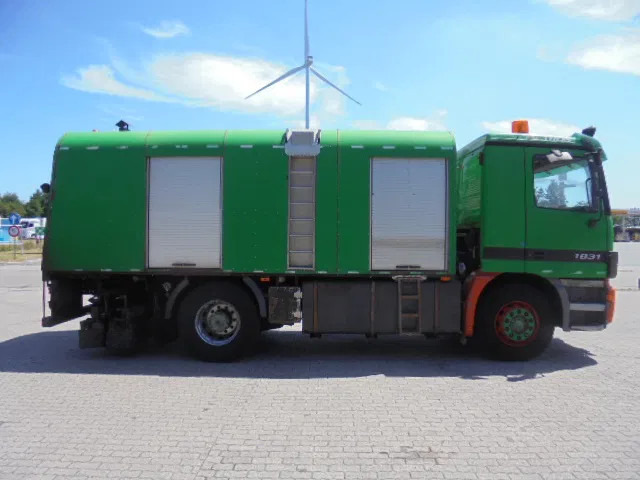Mercedes-Benz Actros 1831 1831 Bitumensprayer - Cisternové vozidlo: obrázek 4 Mercedes-Benz Actros 1831 1831 Bitumensprayer - Cisternové vozidlo: obrázek 4