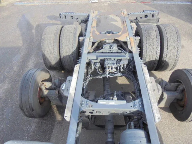 Podvozek s kabinou Mercedes-Benz Actros 2340 6X2 EUR 6: obrázek 19