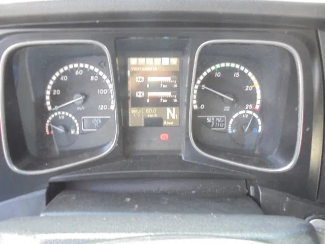 Podvozek s kabinou Mercedes-Benz Actros 2340 6X2 EUR 6: obrázek 13