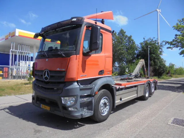 Mercedes-Benz Antos 2845 6X2 NL TRUCK APK -TUV 13-04-2026 - Hákový nosič kontejnerů: obrázek 1 Mercedes-Benz Antos 2845 6X2 NL TRUCK APK -TUV 13-04-2026 - Hákový nosič kontejnerů: obrázek 1