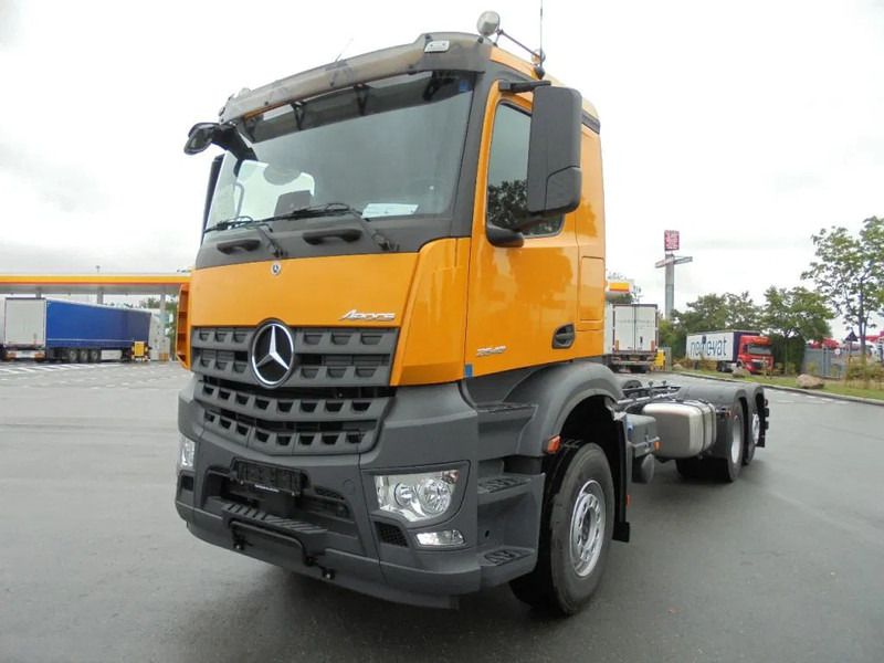 Mercedes-Benz Arocs AROCS 2848 6X2 MET FABRIEKS GARANTIE - Podvozek s kabinou: obrázek 1 Mercedes-Benz Arocs AROCS 2848 6X2 MET FABRIEKS GARANTIE - Podvozek s kabinou: obrázek 1
