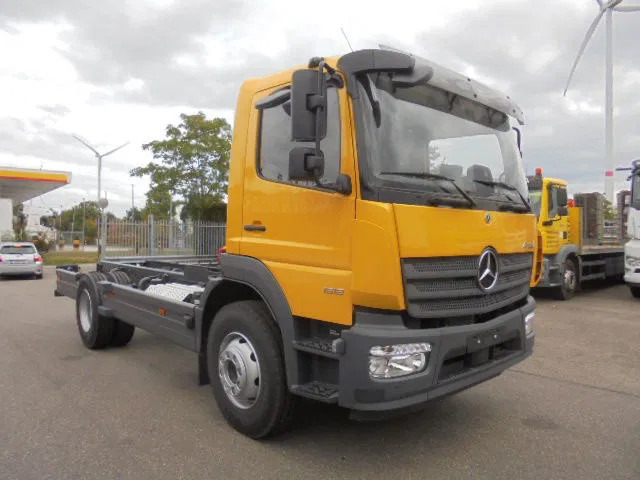 Mercedes-Benz Atego 1518 NEW DEMO MET FABRIEKS GARANTIE - Podvozek s kabinou: obrázek 3 Mercedes-Benz Atego 1518 NEW DEMO MET FABRIEKS GARANTIE - Podvozek s kabinou: obrázek 3