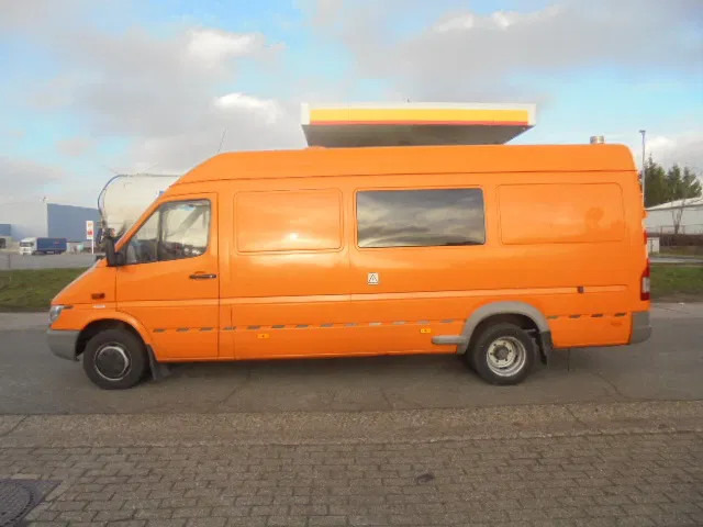 Mercedes-Benz Sprinter 413 - Čistič odpadových jam: obrázek 4 Mercedes-Benz Sprinter 413 - Čistič odpadových jam: obrázek 4