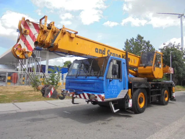 PPM ATT 350 4X4X4 - Univerzální autojeřáb: obrázek 1 PPM ATT 350 4X4X4 - Univerzální autojeřáb: obrázek 1