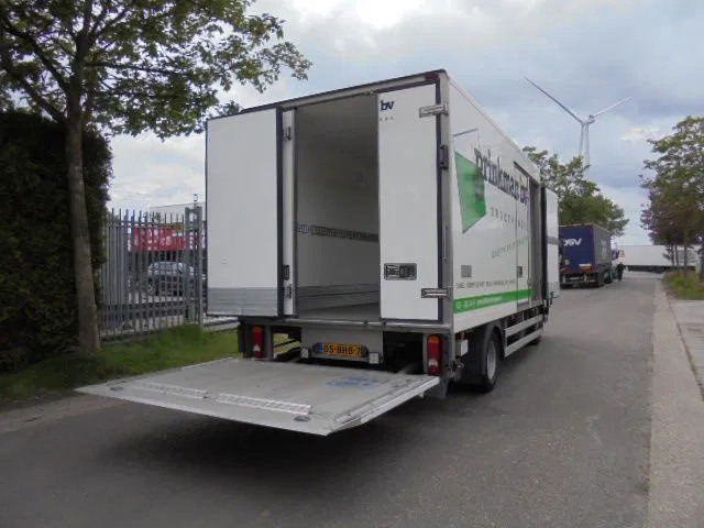 Renault D 6.5 150 NL TRUCK - Chladírenský nákladní automobil: obrázek 4 Renault D 6.5 150 NL TRUCK - Chladírenský nákladní automobil: obrázek 4