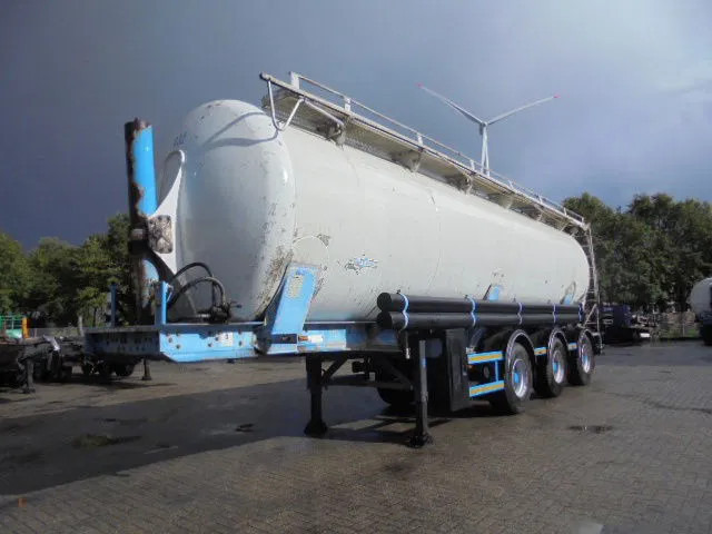 SPITZER BP SK 50 - Cisternový návěs: obrázek 1 SPITZER BP SK 50 - Cisternový návěs: obrázek 1