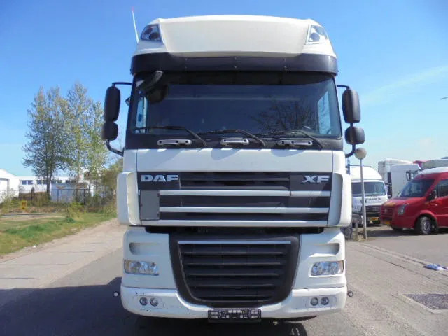 DAF XF 105.460 SUPERSPACE - Tahač: obrázek 2 DAF XF 105.460 SUPERSPACE - Tahač: obrázek 2