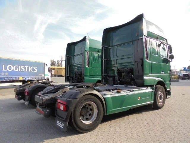 DAF XF 106.460 SUPER SPACE CAB - Tahač: obrázek 5 DAF XF 106.460 SUPER SPACE CAB - Tahač: obrázek 5