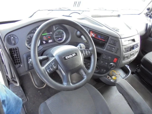 Interior photo 1: Tahač DAF XF 440