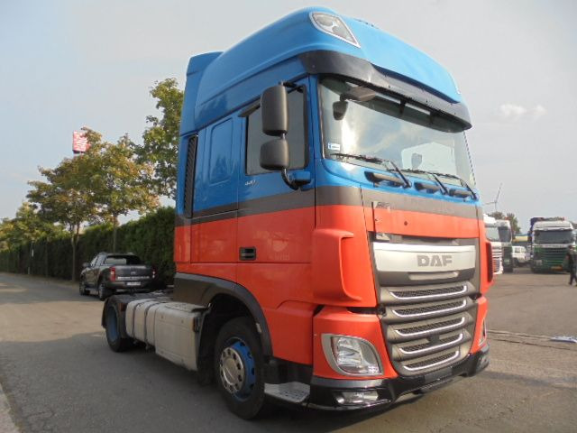 DAF XF 440 MEGA - Tahač: obrázek 3 DAF XF 440 MEGA - Tahač: obrázek 3