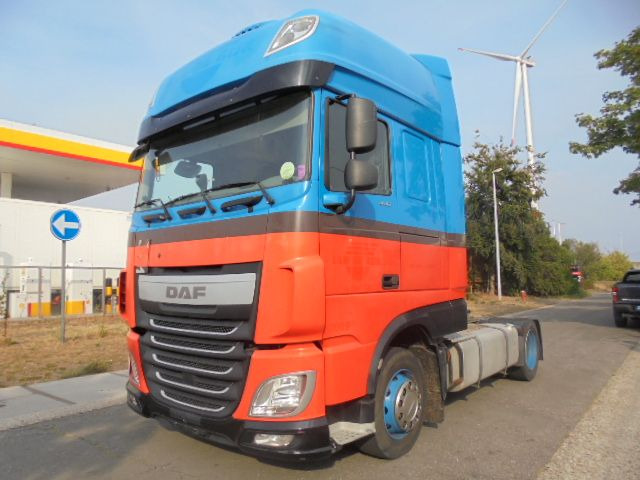 DAF XF 440 MEGA - Tahač: obrázek 1 DAF XF 440 MEGA - Tahač: obrázek 1