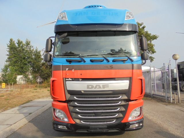 DAF XF 440 MEGA - Tahač: obrázek 2 DAF XF 440 MEGA - Tahač: obrázek 2
