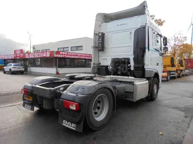DAF XF 440 SPACE CAB - Tahač: obrázek 4 DAF XF 440 SPACE CAB - Tahač: obrázek 4