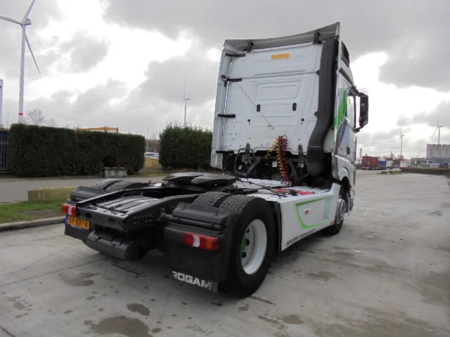 Mercedes-Benz Actros 1842 LS EUR6 - Tahač: obrázek 4 Mercedes-Benz Actros 1842 LS EUR6 - Tahač: obrázek 4