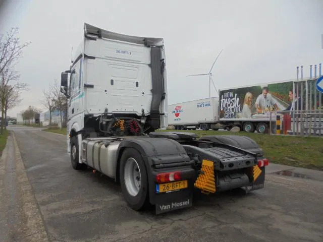Tahač Mercedes-Benz Actros 1943 LS: obrázek 11 Tahač Mercedes-Benz Actros 1943 LS: obrázek 11