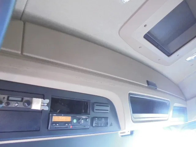Tahač Mercedes-Benz Actros 2645 EUR6 6X2: obrázek 15