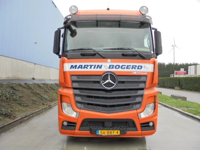 Mercedes-Benz Actros - Tahač: obrázek 2 Mercedes-Benz Actros - Tahač: obrázek 2