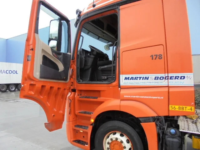 Tahač Mercedes-Benz Actros: obrázek 9
