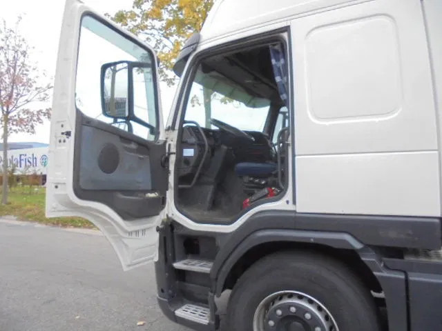 Volvo FM 400 GLOBETROTTER ADR NL TRUCK +TANK TRAILER - Tahač: obrázek 5 Volvo FM 400 GLOBETROTTER ADR NL TRUCK +TANK TRAILER - Tahač: obrázek 5