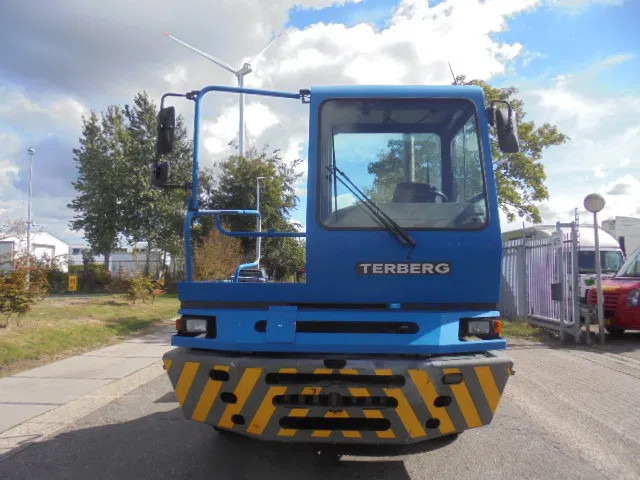 Terberg YT 182 NL KENTEKEN - Terminálový traktor: obrázek 2 Terberg YT 182 NL KENTEKEN - Terminálový traktor: obrázek 2