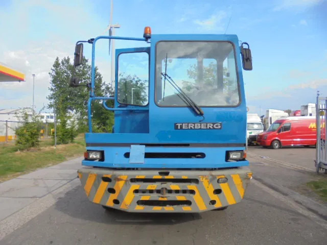 Terberg YT 182 + REGISTRATION - Terminálový traktor: obrázek 2 Terberg YT 182 + REGISTRATION - Terminálový traktor: obrázek 2