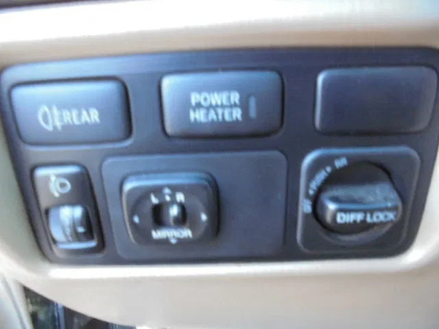 Osobní auto Toyota Land Cruiser: obrázek 16