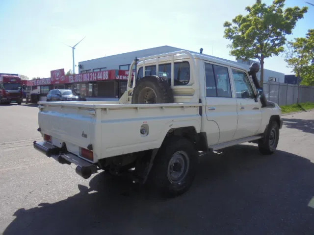 Toyota Land Cruiser HJ79L 4X4 CREWCAB PICKUP EXPORT OUTSIDE EU ONLY - Pick-up: obrázek 4 Toyota Land Cruiser HJ79L 4X4 CREWCAB PICKUP EXPORT OUTSIDE EU ONLY - Pick-up: obrázek 4