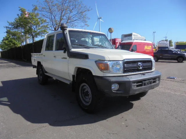 Toyota Land Cruiser HJ79L 4X4 CREWCAB PICKUP EXPORT OUTSIDE EU ONLY - Pick-up: obrázek 3 Toyota Land Cruiser HJ79L 4X4 CREWCAB PICKUP EXPORT OUTSIDE EU ONLY - Pick-up: obrázek 3
