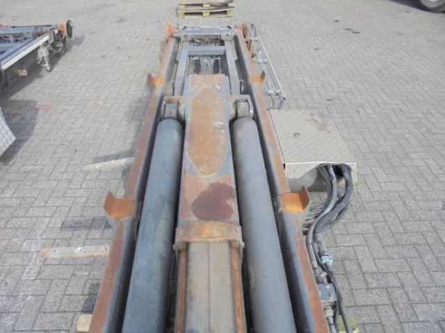 VDL - Hákový nosič kontejnerů: obrázek 3 VDL - Hákový nosič kontejnerů: obrázek 3