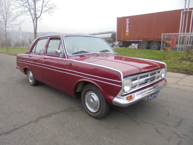 Vauxhall VX 4.90 - Sedan: obrázek 4 Vauxhall VX 4.90 - Sedan: obrázek 4