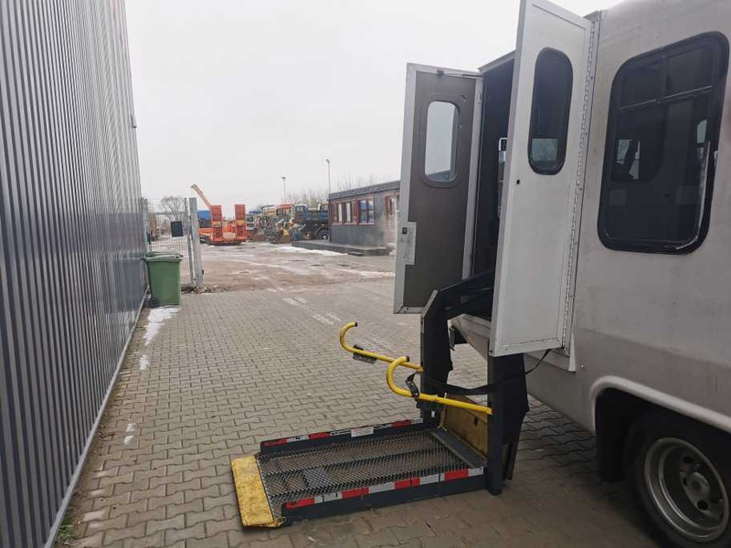 Minibus, Mikrobus Ford E 450 diesel passenger van: obrázek 8