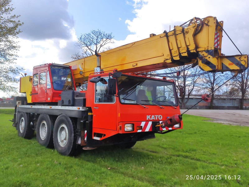 Kato KA400E - Autojeřáb: obrázek 2 Kato KA400E - Autojeřáb: obrázek 2