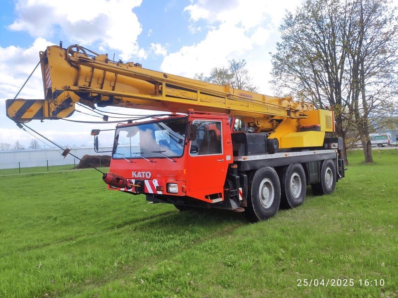 Kato KA400E - Autojeřáb: obrázek 1 Kato KA400E - Autojeřáb: obrázek 1