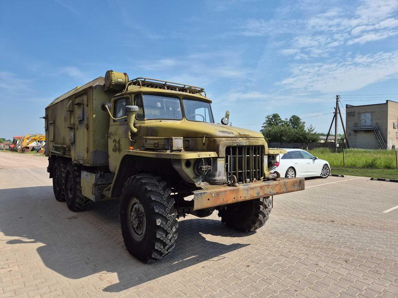 Ural Ural 375 box truck - Skříňový nákladní auto: obrázek 3 Ural Ural 375 box truck - Skříňový nákladní auto: obrázek 3