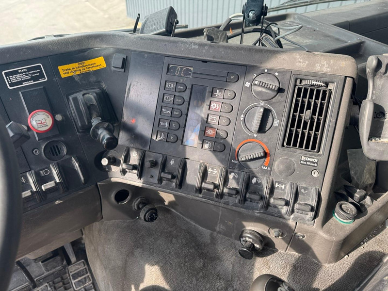 Cisternové vozidlo pro dopravu paliva Volvo FL 7 260, 10000 liter: obrázek 8 Cisternové vozidlo pro dopravu paliva Volvo FL 7 260, 10000 liter: obrázek 8