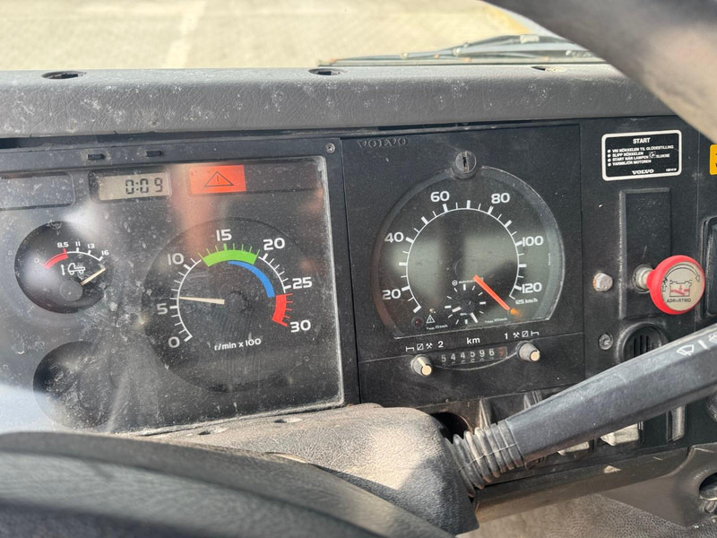 Cisternové vozidlo pro dopravu paliva Volvo FL 7 260, 10000 liter: obrázek 9 Cisternové vozidlo pro dopravu paliva Volvo FL 7 260, 10000 liter: obrázek 9