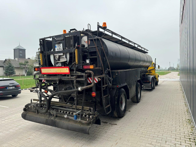 Volvo N12 + bitum spreader semitrailer - Cisternové vozidlo: obrázek 4 Volvo N12 + bitum spreader semitrailer - Cisternové vozidlo: obrázek 4