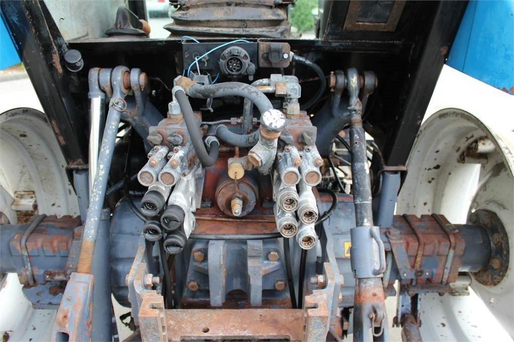 Ford 6640 2WD - Traktor: obrázek 5 Ford 6640 2WD - Traktor: obrázek 5