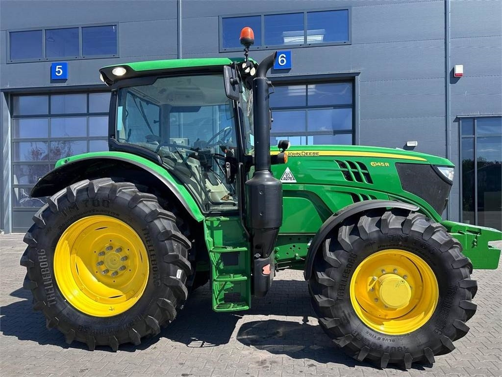 John Deere 6145R - Traktor: obrázek 2 John Deere 6145R - Traktor: obrázek 2