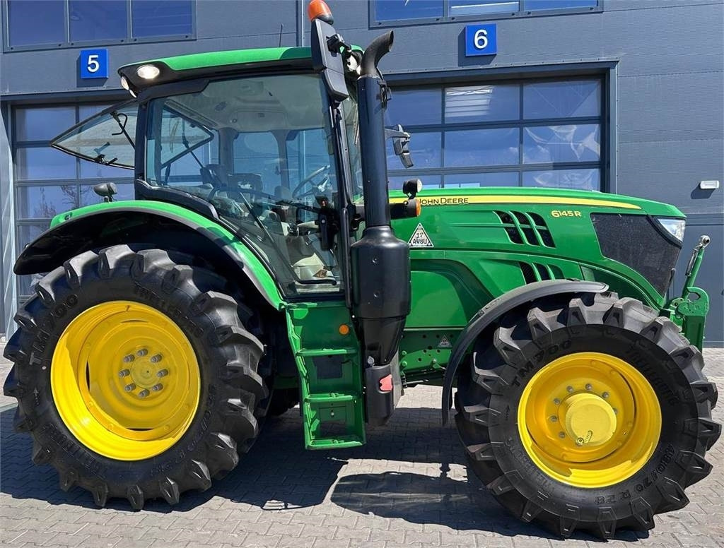 John Deere 6145R - Traktor: obrázek 2 John Deere 6145R - Traktor: obrázek 2