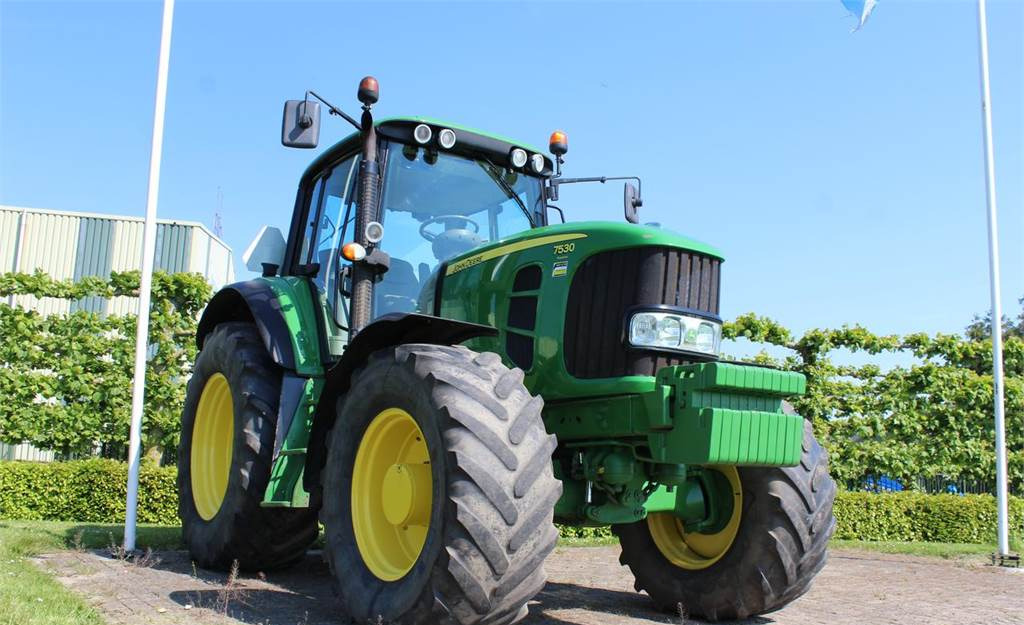 Traktor John Deere 7530AQ Premium: obrázek 1