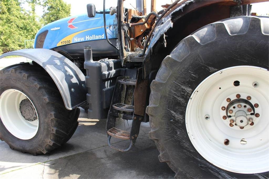 New Holland T7030 - Traktor: obrázek 5 New Holland T7030 - Traktor: obrázek 5