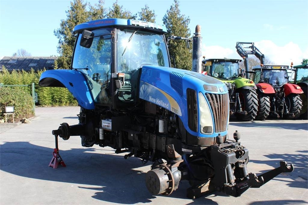 New Holland T8020 - Traktor: obrázek 2 New Holland T8020 - Traktor: obrázek 2
