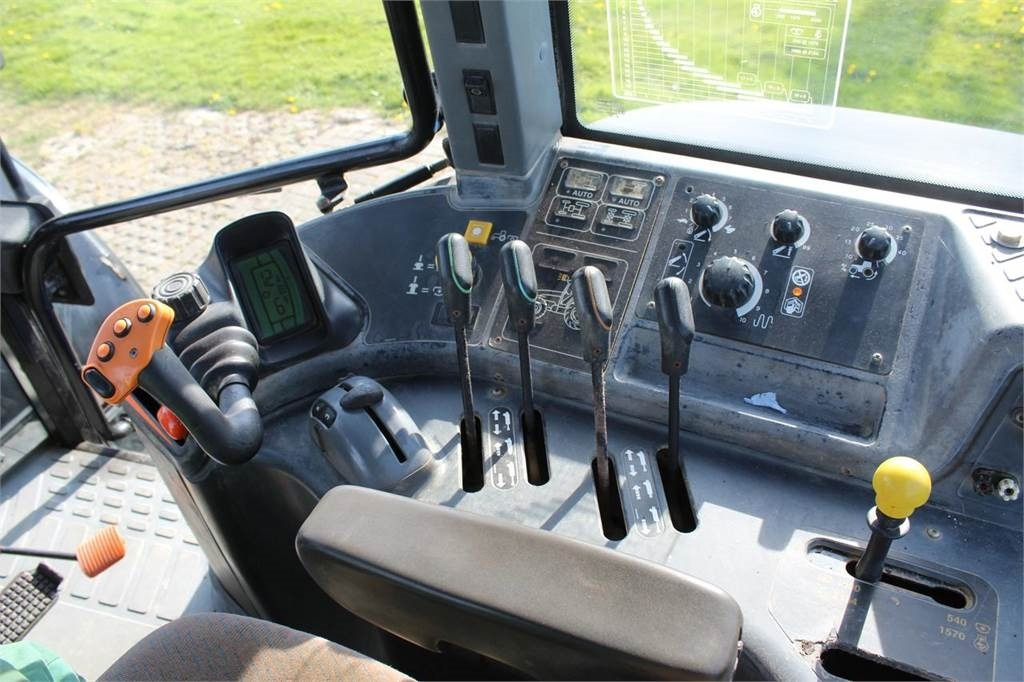 Traktor New Holland TM175: obrázek 11