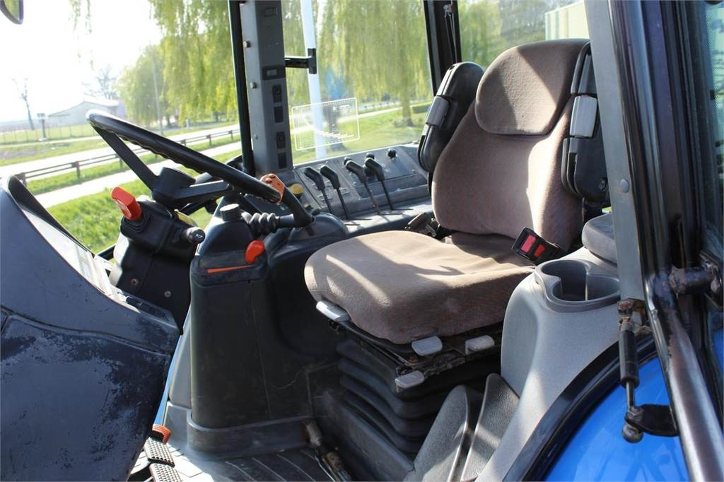 Traktor New Holland TM175: obrázek 9