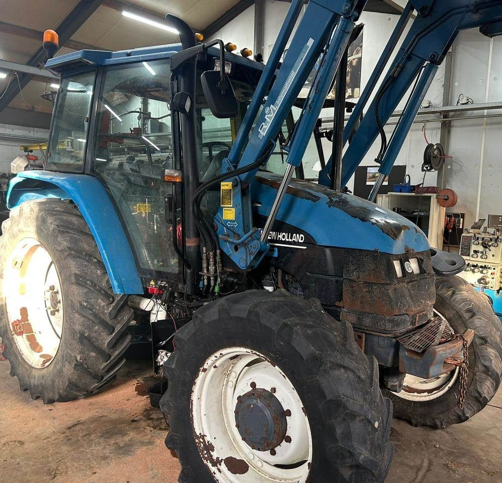 New Holland TS 90 - Traktor: obrázek 2 New Holland TS 90 - Traktor: obrázek 2